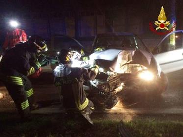 ALBETTONE (VI): GRAVE INCIDENTE NELLA NOTTE, GRAVE UN 26ENNE